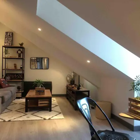 Speciale - 2 Cosy - 1 Au Rez-de-chausse Et 1 Autre Au 2eme Etages - Centre - Ideal Visites - Parking Juste En Face - Proche Gare - Gere Par Prestazen Services